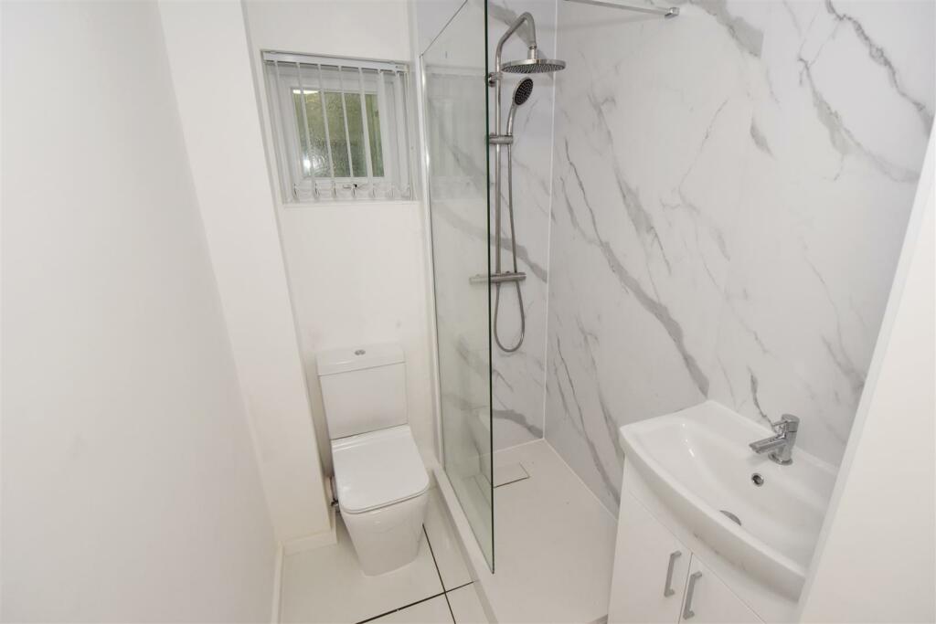 Shower room.jpg