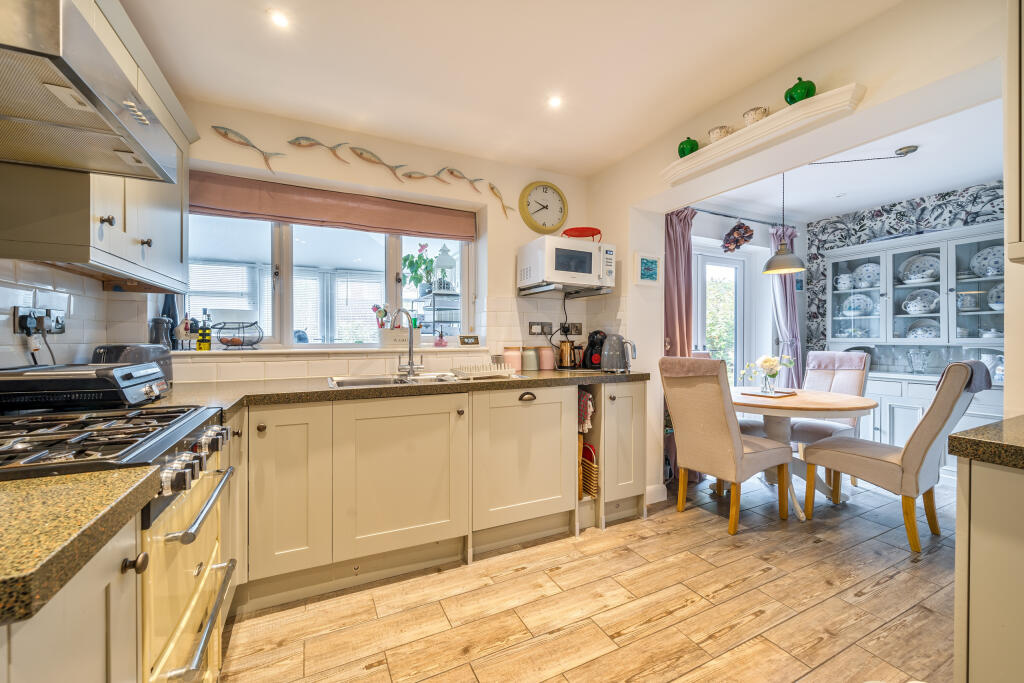 Kitchen / Breakfast Room