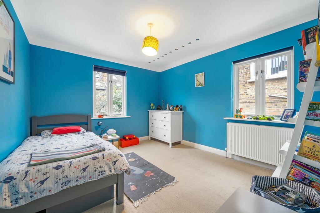 Bedroom 4.jpg