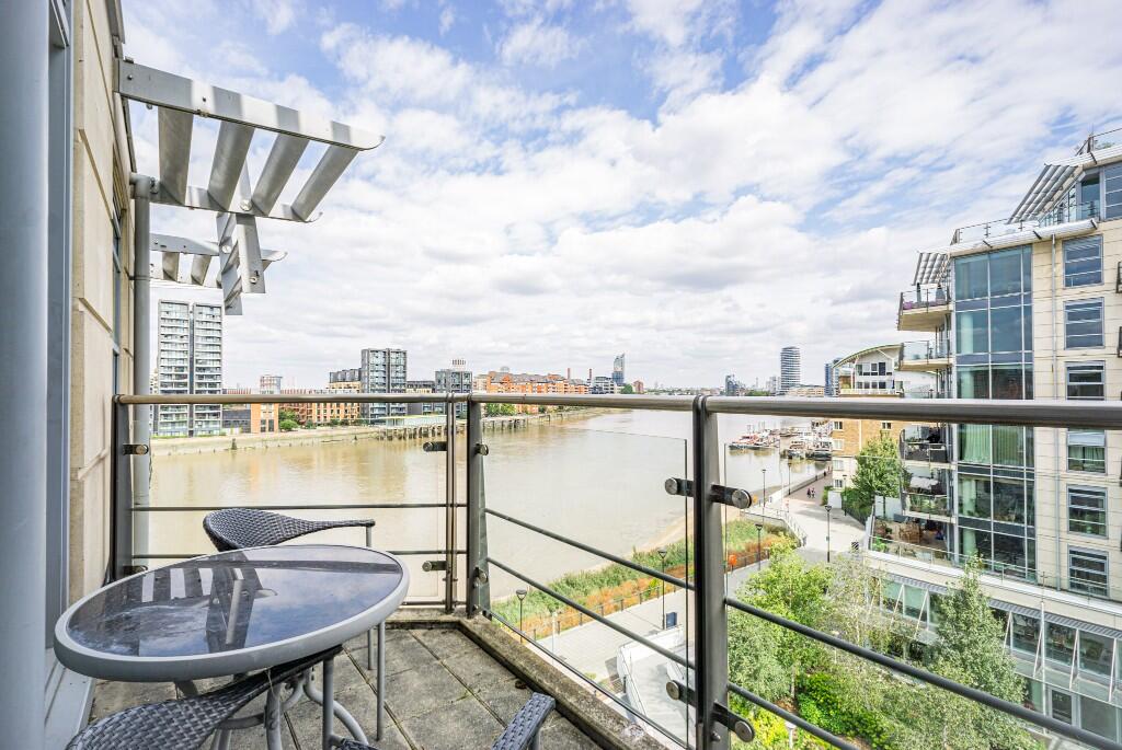 Master Bedroom Balco