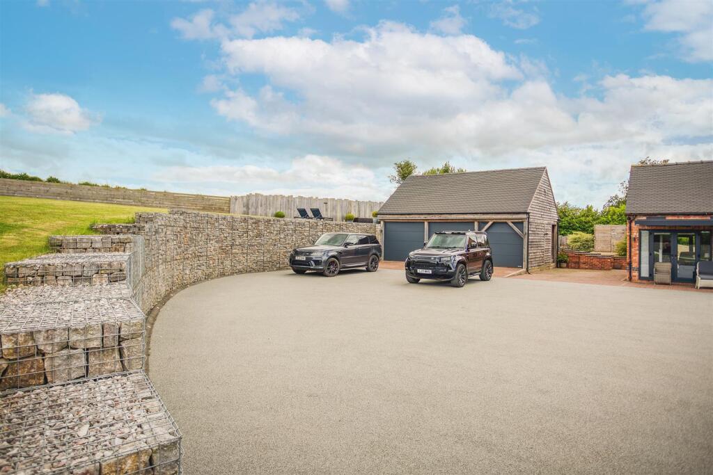 Triple Garage