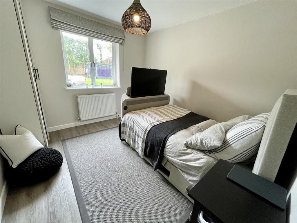 9. bed3.jpg