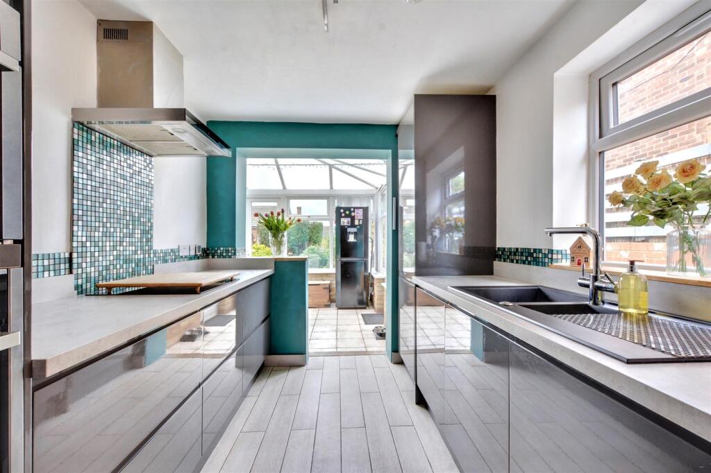 Kitchen_1.jpeg