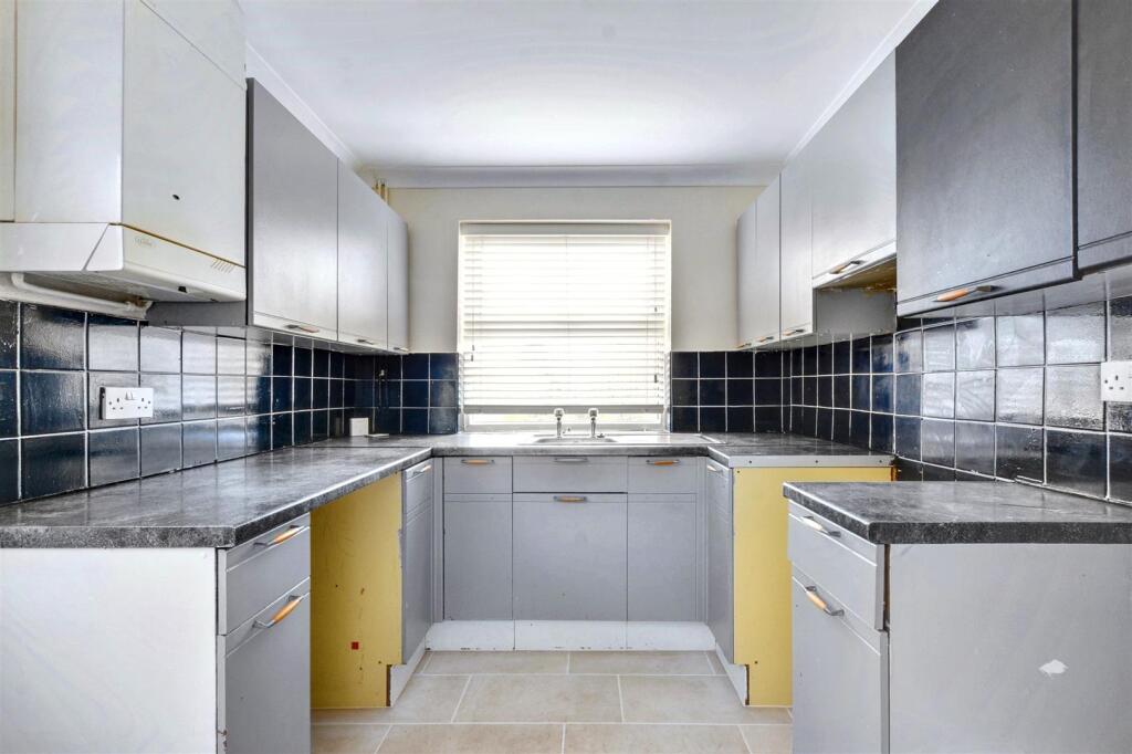 Kitchen_2.jpeg