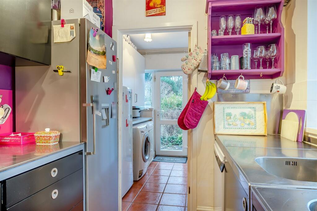 8584063-interior20.jpg