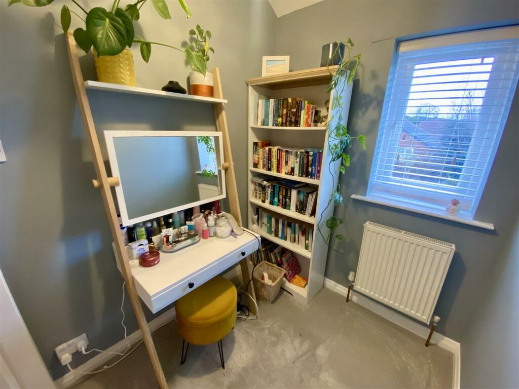 Bramleys Estate Agents - Robin Royd Drive - Mirfie