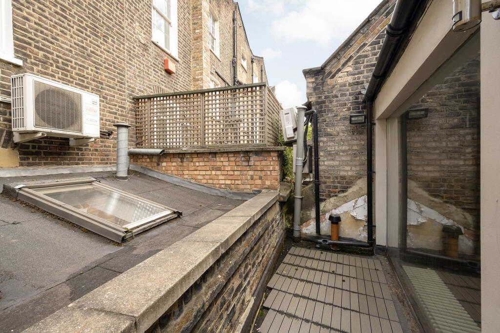 The Private Realtor-18 Ovington Mews-18_Lo