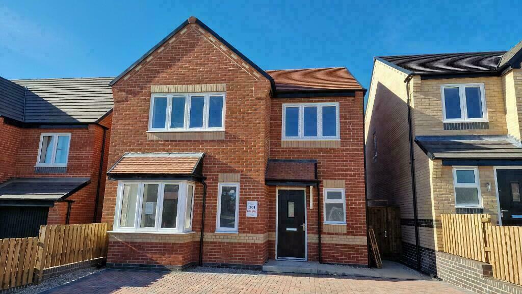 LARGE 4 Bed Home