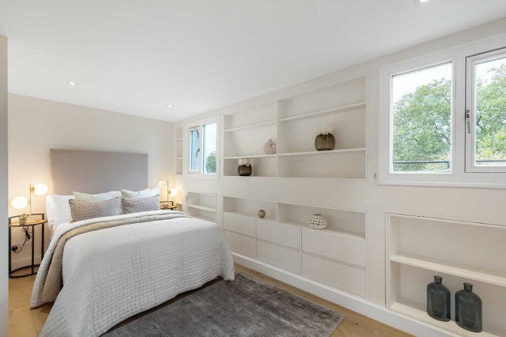 Principal bedroom
