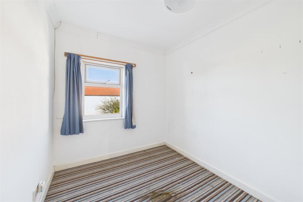17 Pembroke Avenue, Shirehampton, Bristol BS11 9SJ