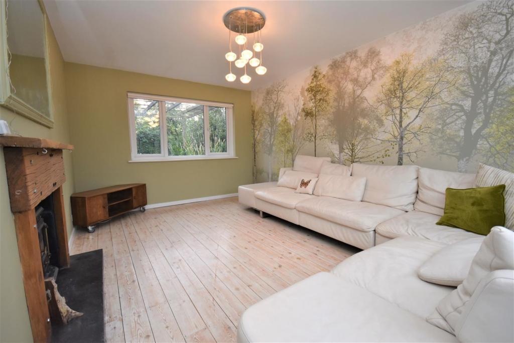 Sitting Room...JPG