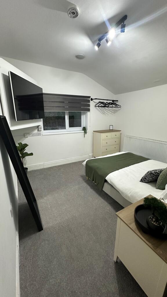 Front top bedroom 2