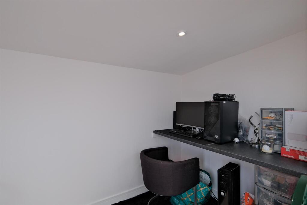 044-31 Ardencraig Terrace, Glasgow, G45 9BJ.jpg