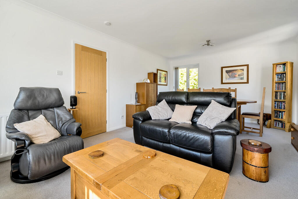 Living/dining roo...