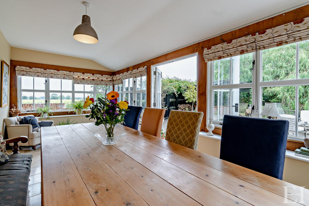 8648440-interiorW...