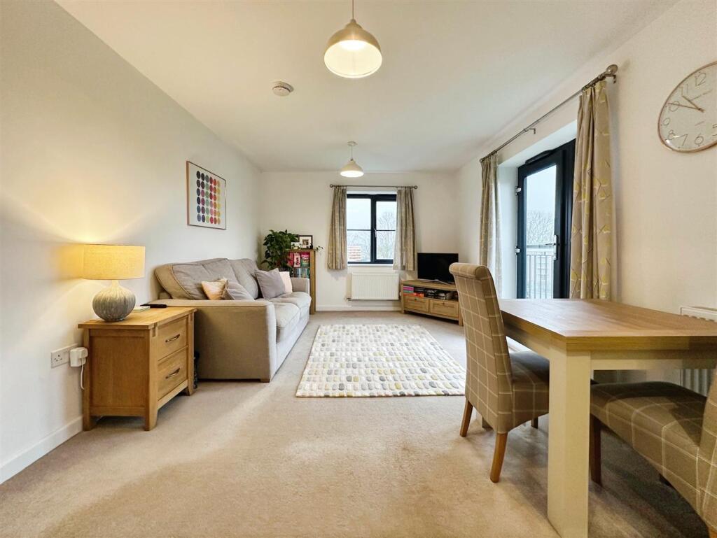 e04cd92d-image_picker_D09F4161-C026-4E29-9993-C3C4