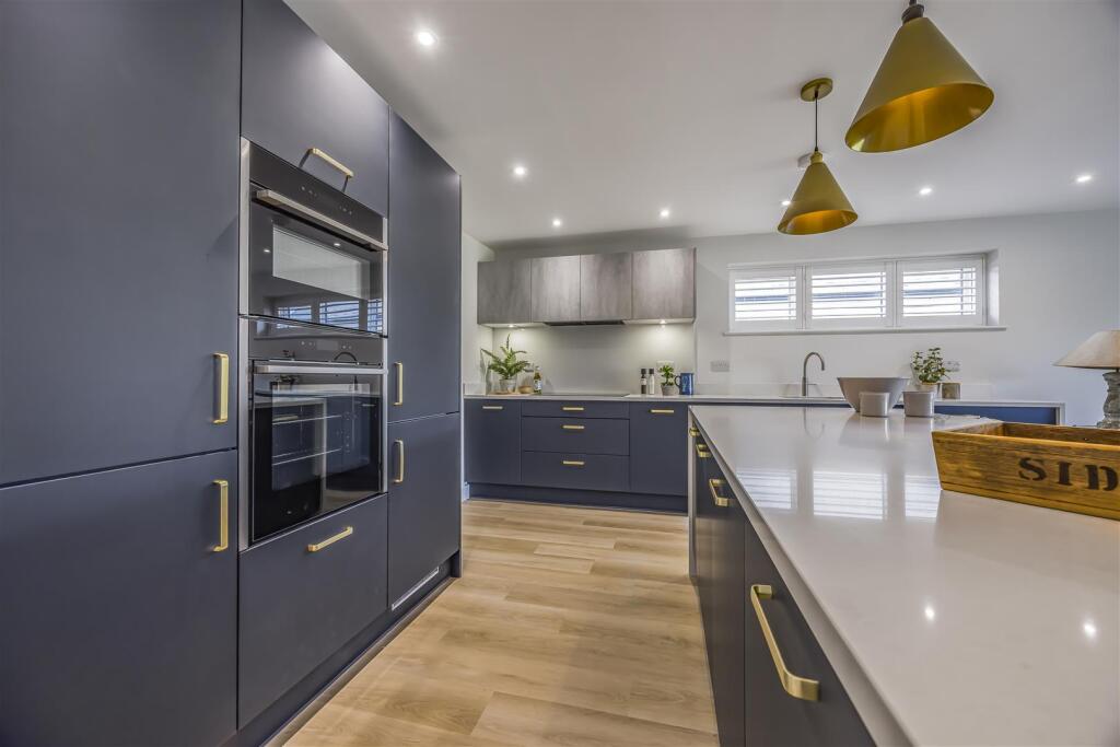 43 East Bracklesham Drive, Bracklesham Bay-Portico