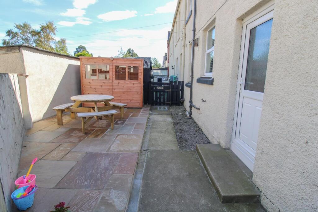 REAR GARDEN.jpg
