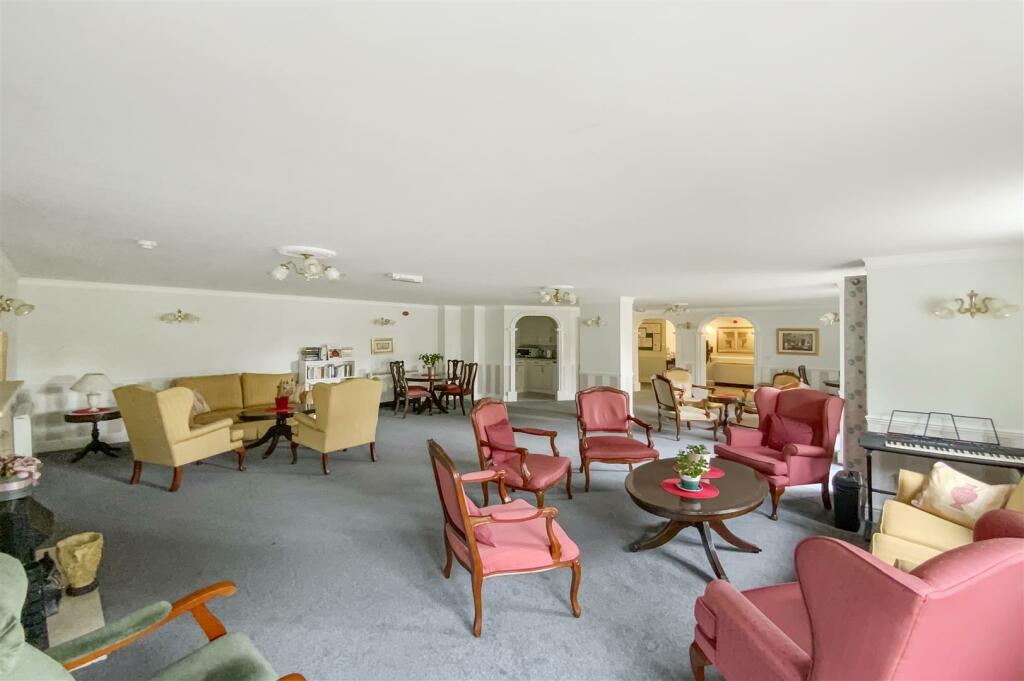 Residents lounge.jpg