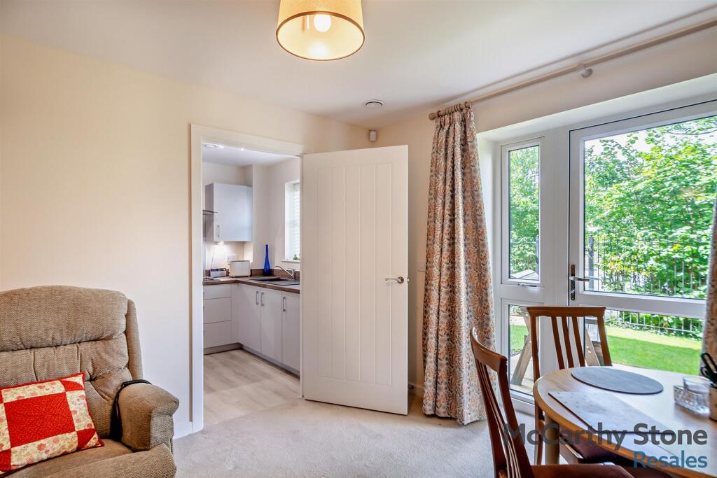 8657080-interior03-800.jpg