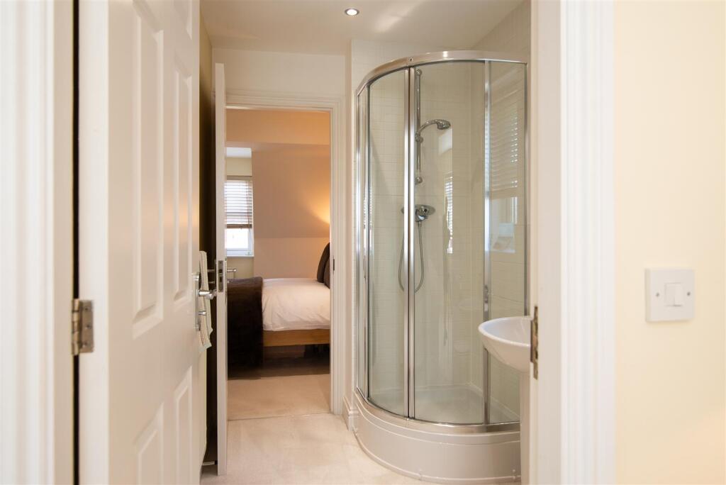 Jack &amp; Jill Shower Room