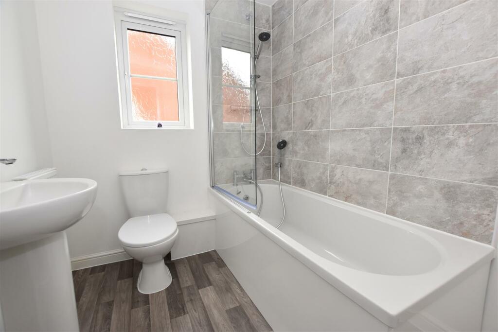 Bathroom.JPG