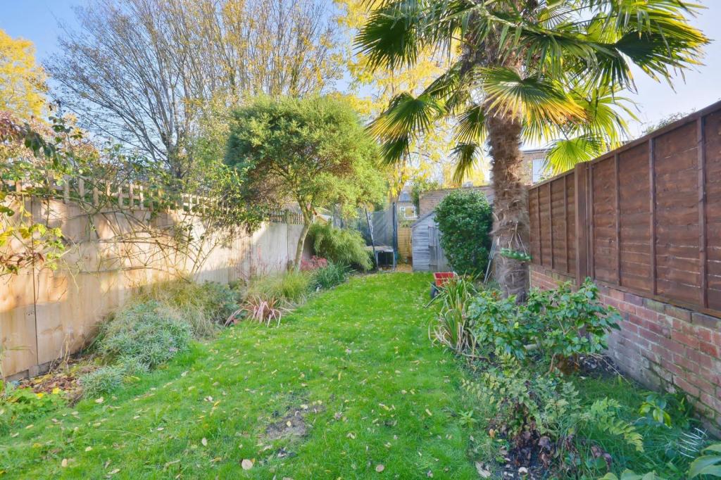 55'11 Lawned Family Garden