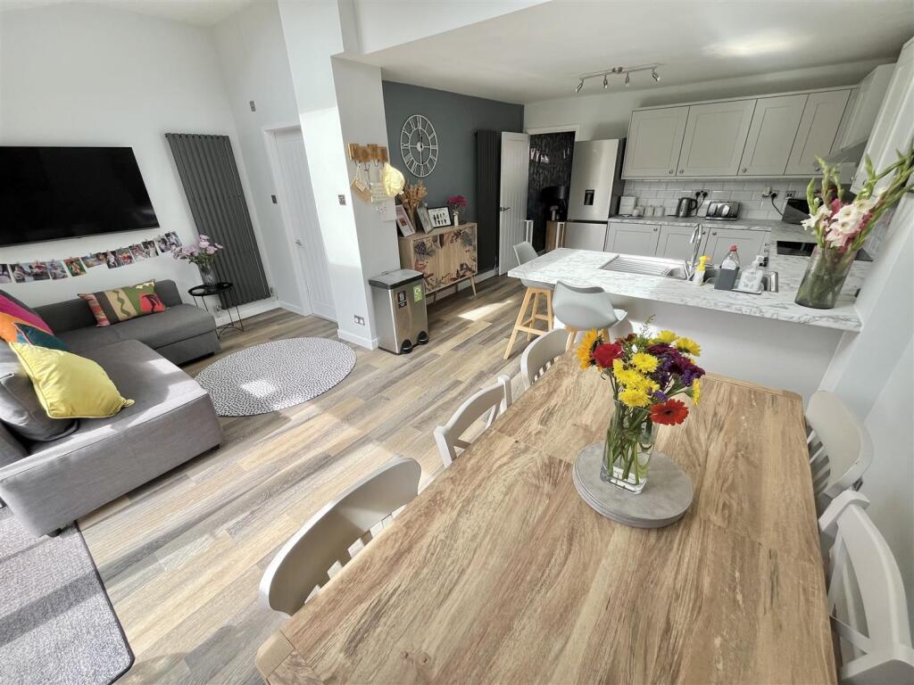 Living Dining Kitchen Aspect 8