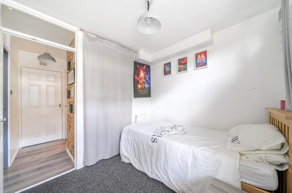 EweMove Harrogate - Bedroom 2b