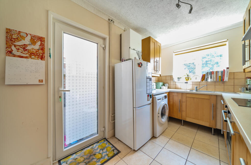 1288568-8-6827272...