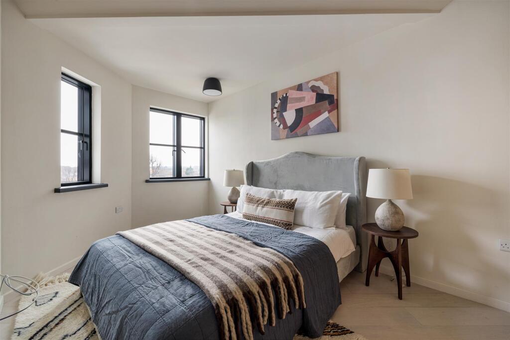 Harley Court, E11