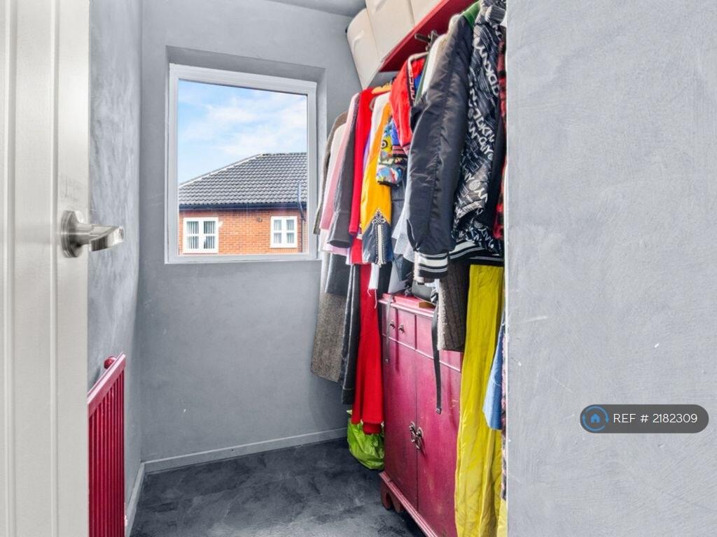 Walkin Closet / Storage