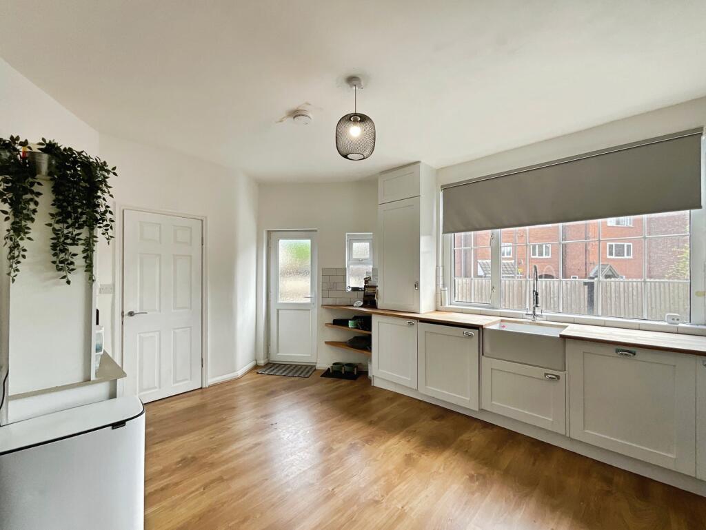 52c0f5be-C8-416E-9713-05592C6E0053-843-000000563B5B999F