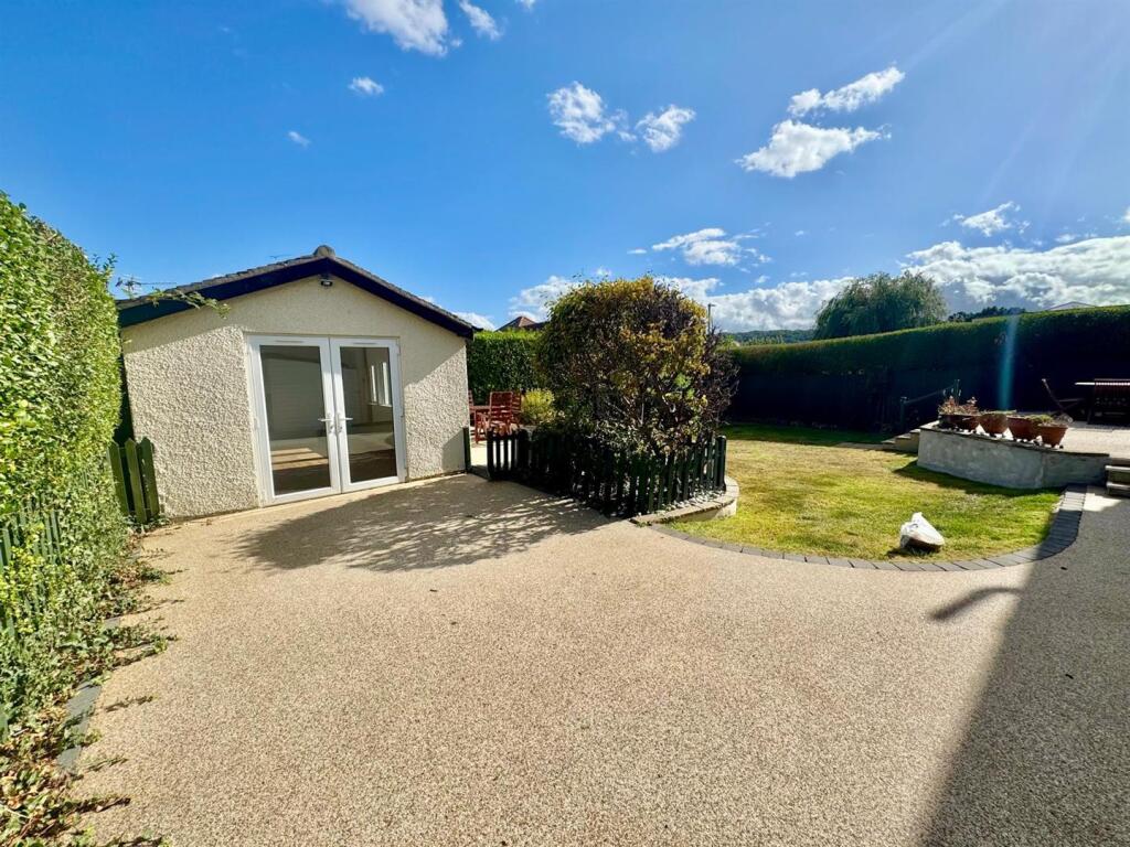 PHOTO-2025-08-26-19-42-20 (1).jpg