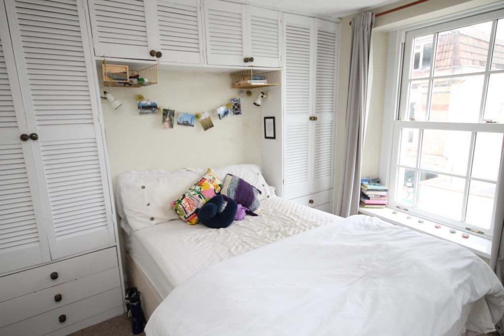 Bedroom 2 (Copy).JPG
