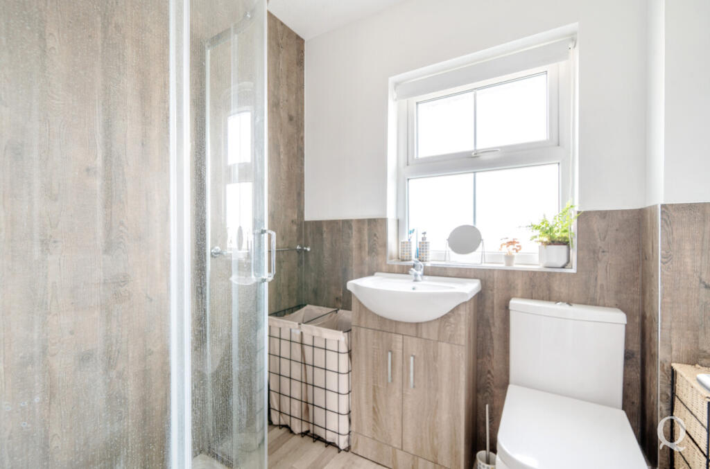 d8ebbbca-ba5e-43d...