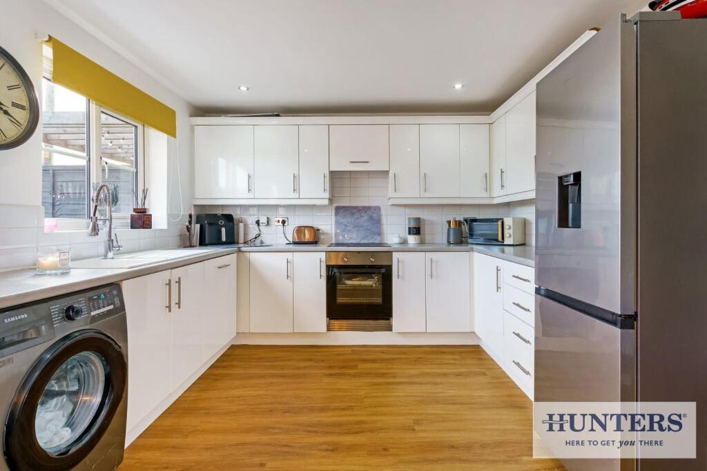 86506_17 Maple Drive North (7) - Copy_low.jpg