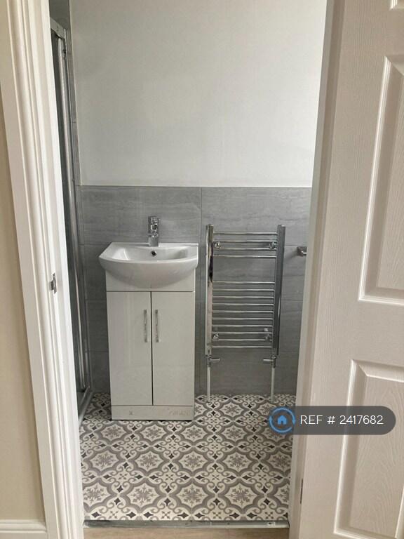 Newly Refurbished En Suite Bathroom