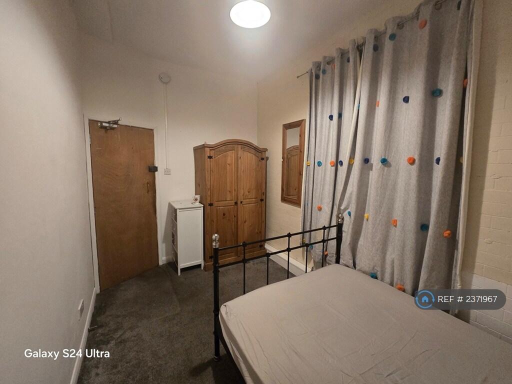 400 Room 2