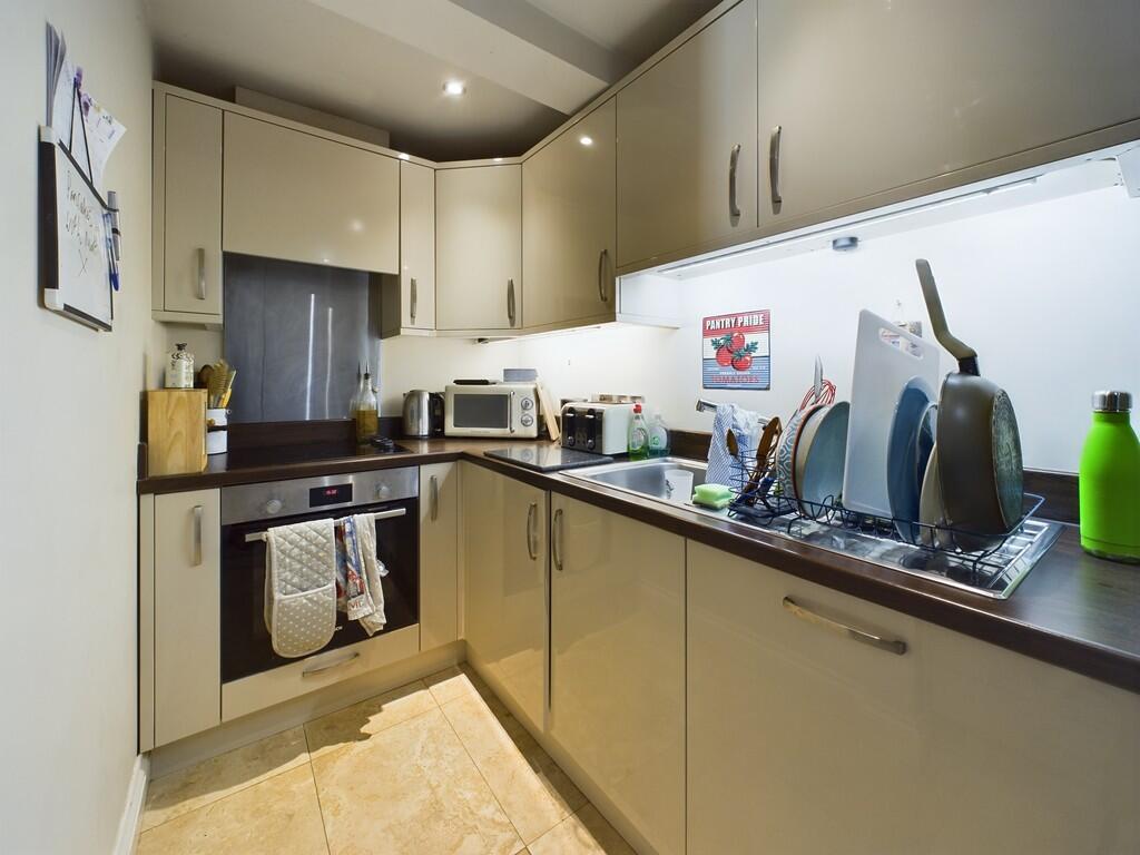 CAM02089G0-PR0383...