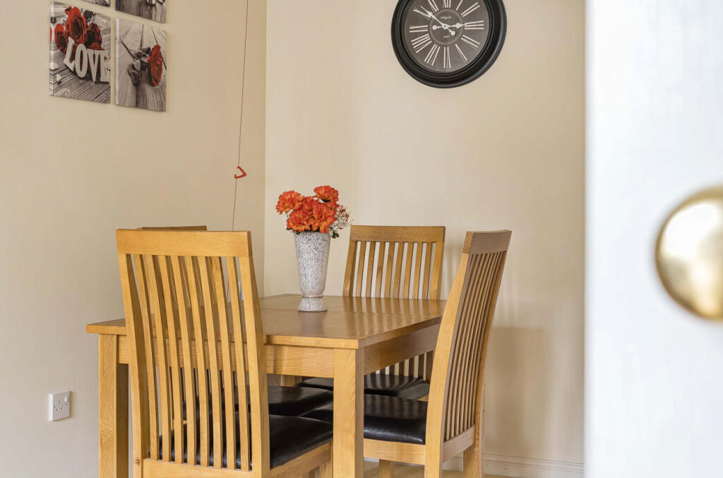 1375048-7-690376d...