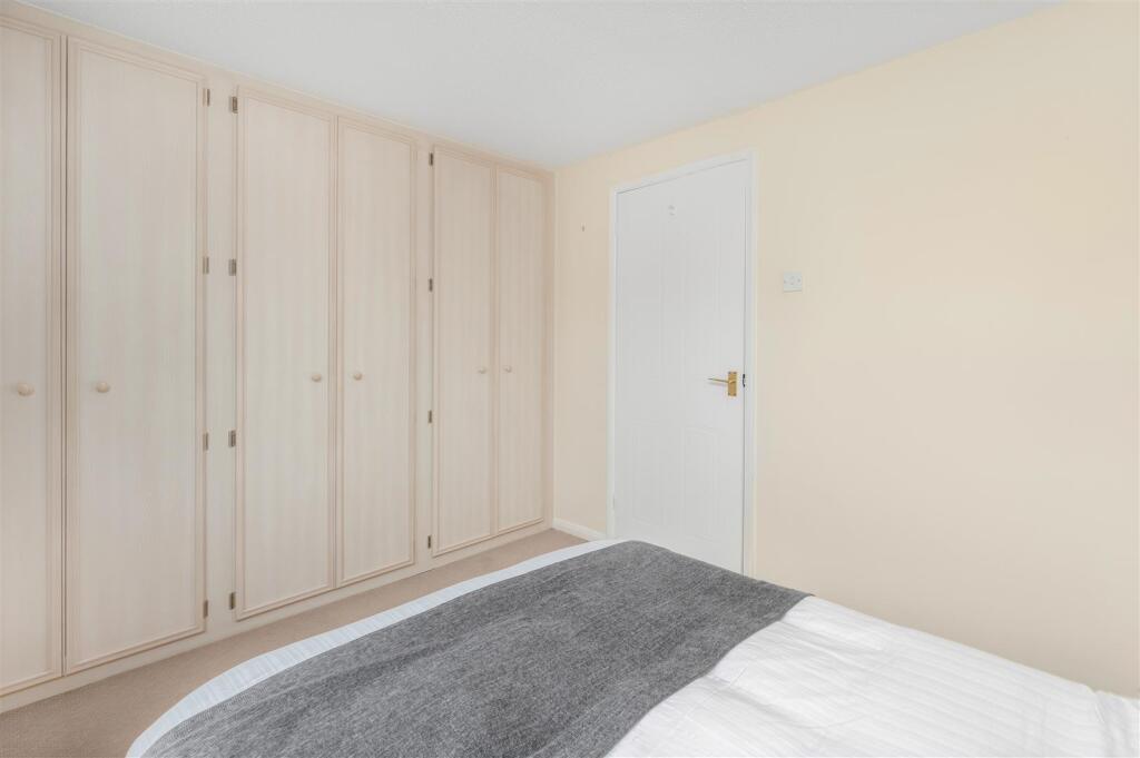 11 Heron Close, Woodford Halse-15.jpg