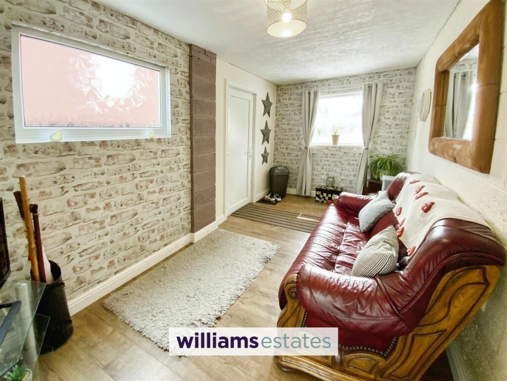 additional room / former garage