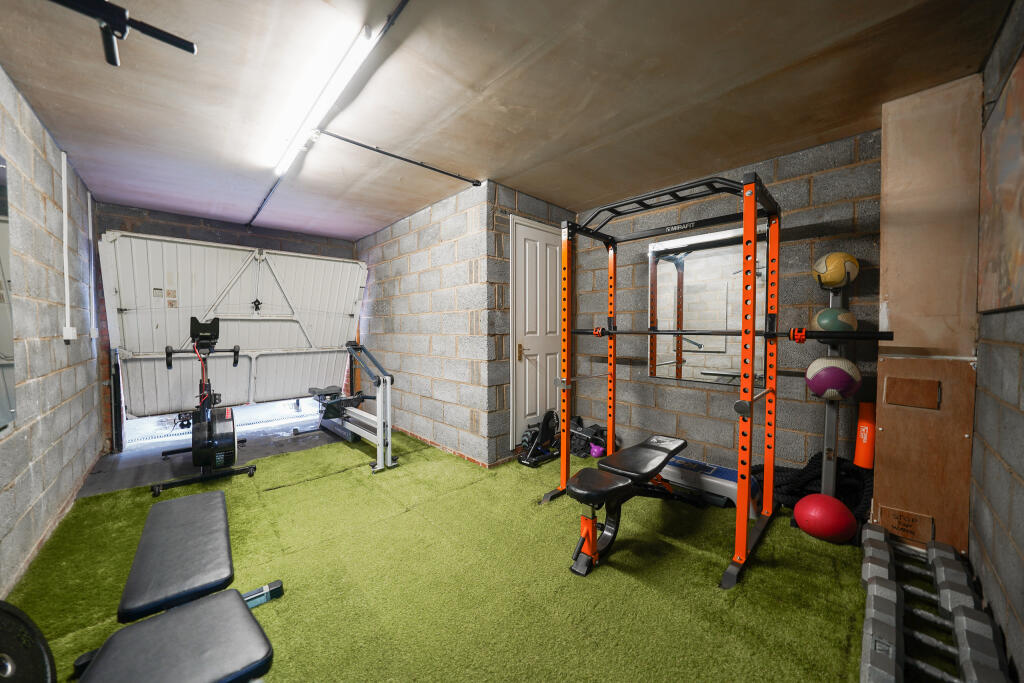 Garage/Gym