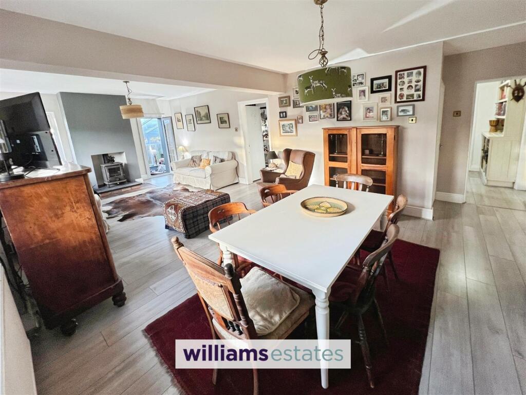 Open Plan Living / Dining Room