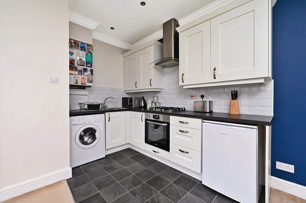 7 Calcott Park (2...