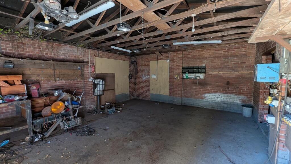 1000016281-zjUWugm8bnMnw9R1