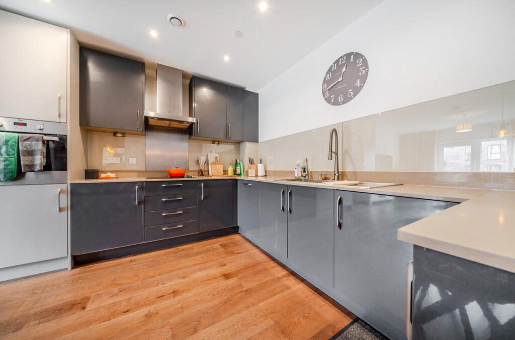 1353566-6-68c96d8...