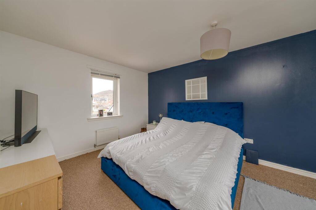 1 Queen Elizabeth Drive-13.jpg