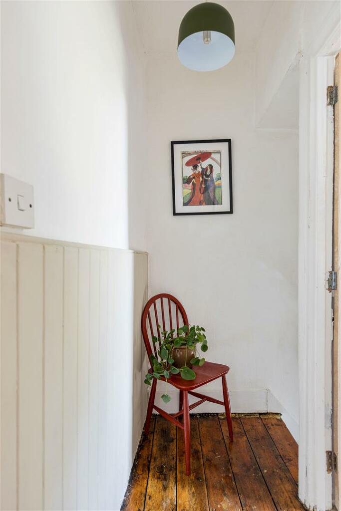 Chestnut Avenue, E7